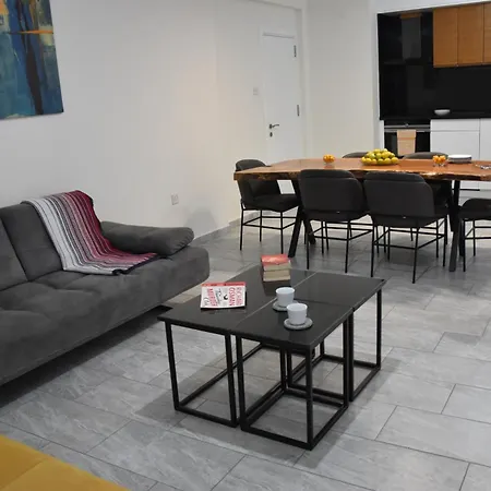 Panoramic Penthouse アパート *