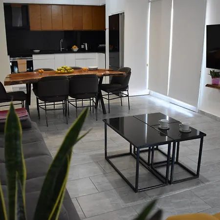 شقة Panoramic Penthouse فاماغوستا